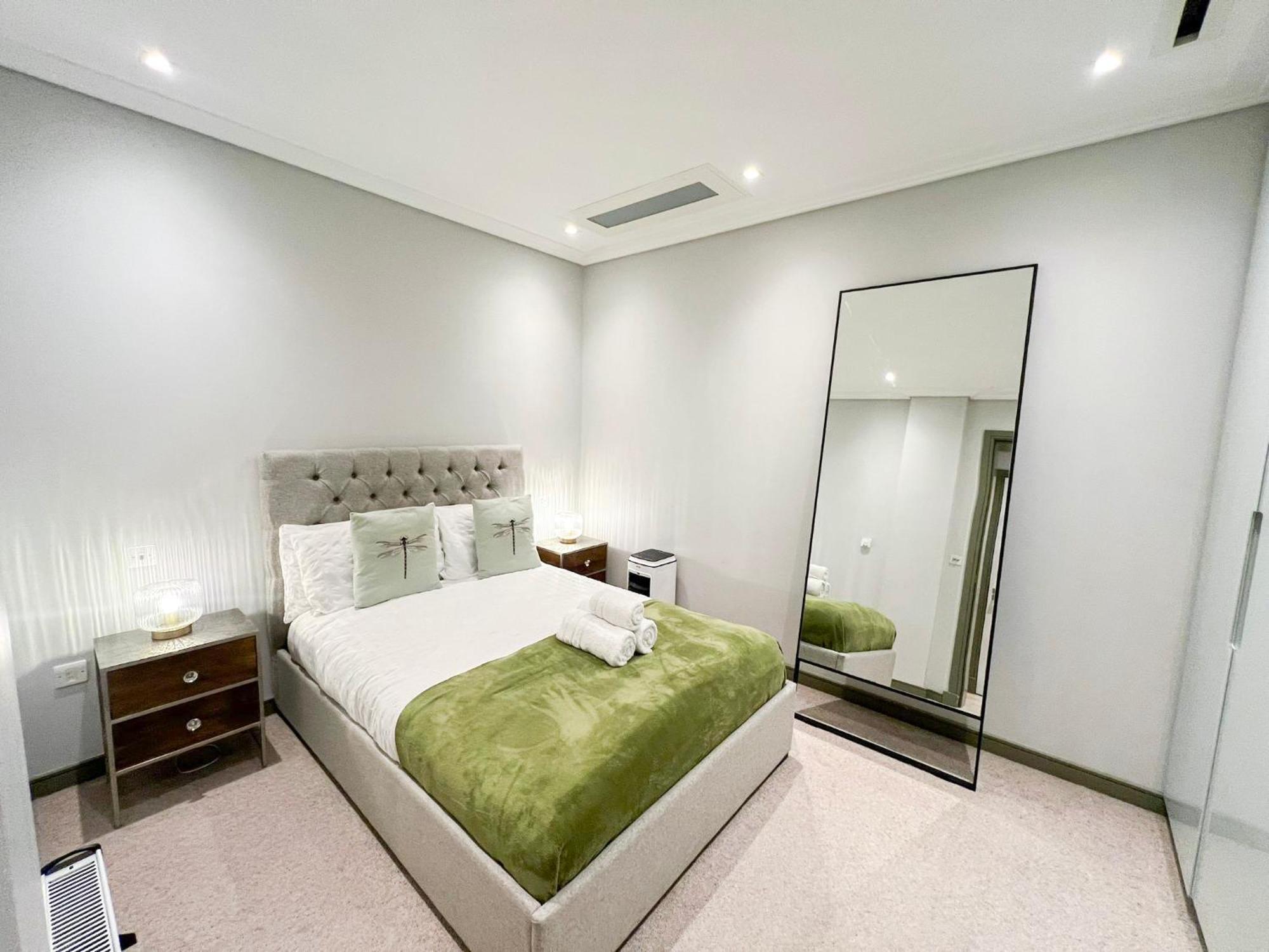 Posh 3 Bedroom Flat With Terrace And Indoor Fireplace In Mayfair, Near Hyde Park London Exterior photo